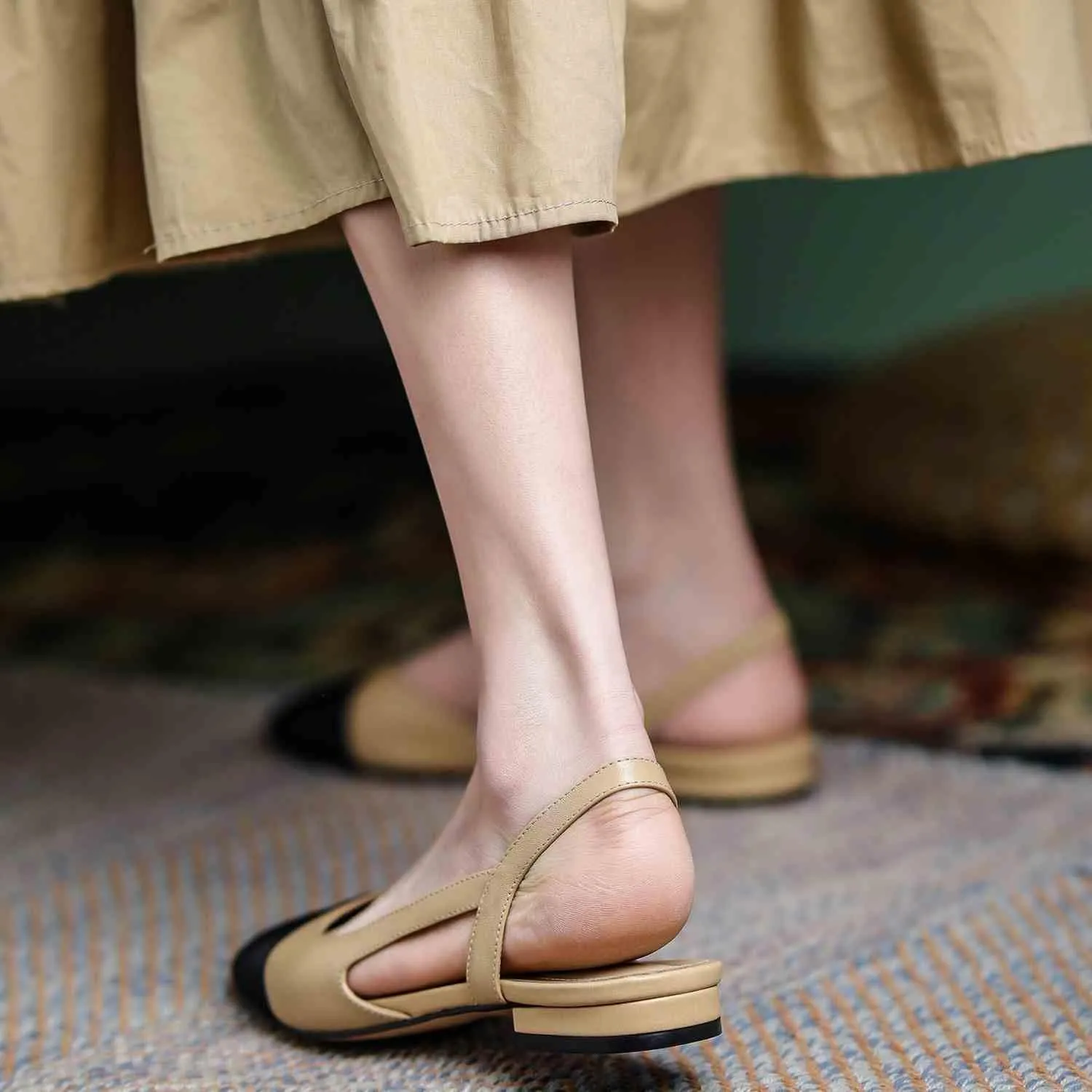 Cap Toe Sandals Leather for Women, Two Tone Closed Toed Slingback Slip On Low Heel Flats