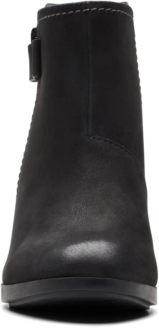 Clarks Women's Bayla Glow Fashion Boot
