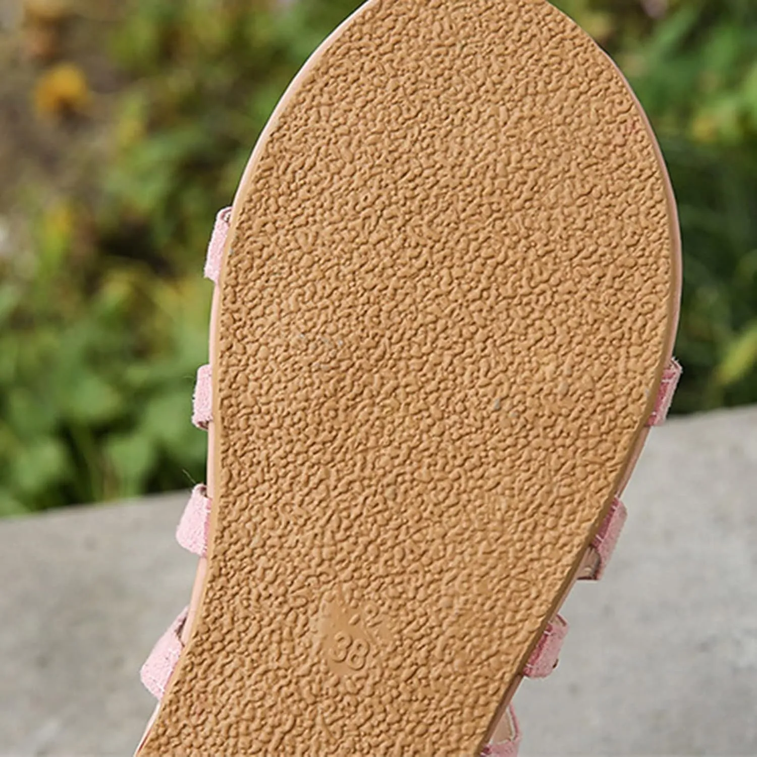 Dressy Flat Sandals for Women Criss Cross Flip Flops Anti-Slip Gladiator Solid Color Beach Falt Strappy Lace Up Casual Vacation Summer Open Toe Walking Shoes Zipper Back Ankle Strap 2025