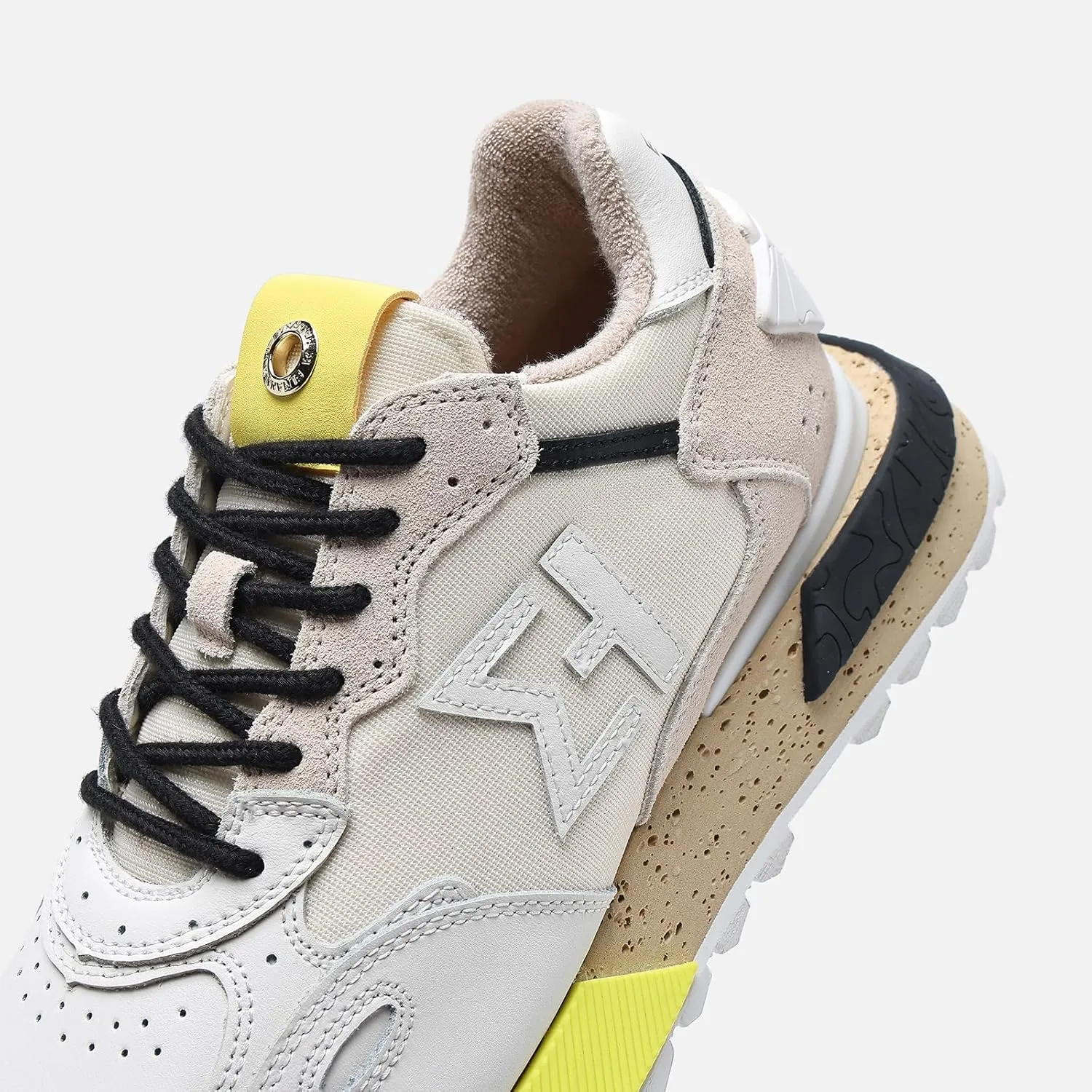 ELHANN.H The NSJ Sneakers Mix of Modernity and Graphic with a Dynamics Touch.