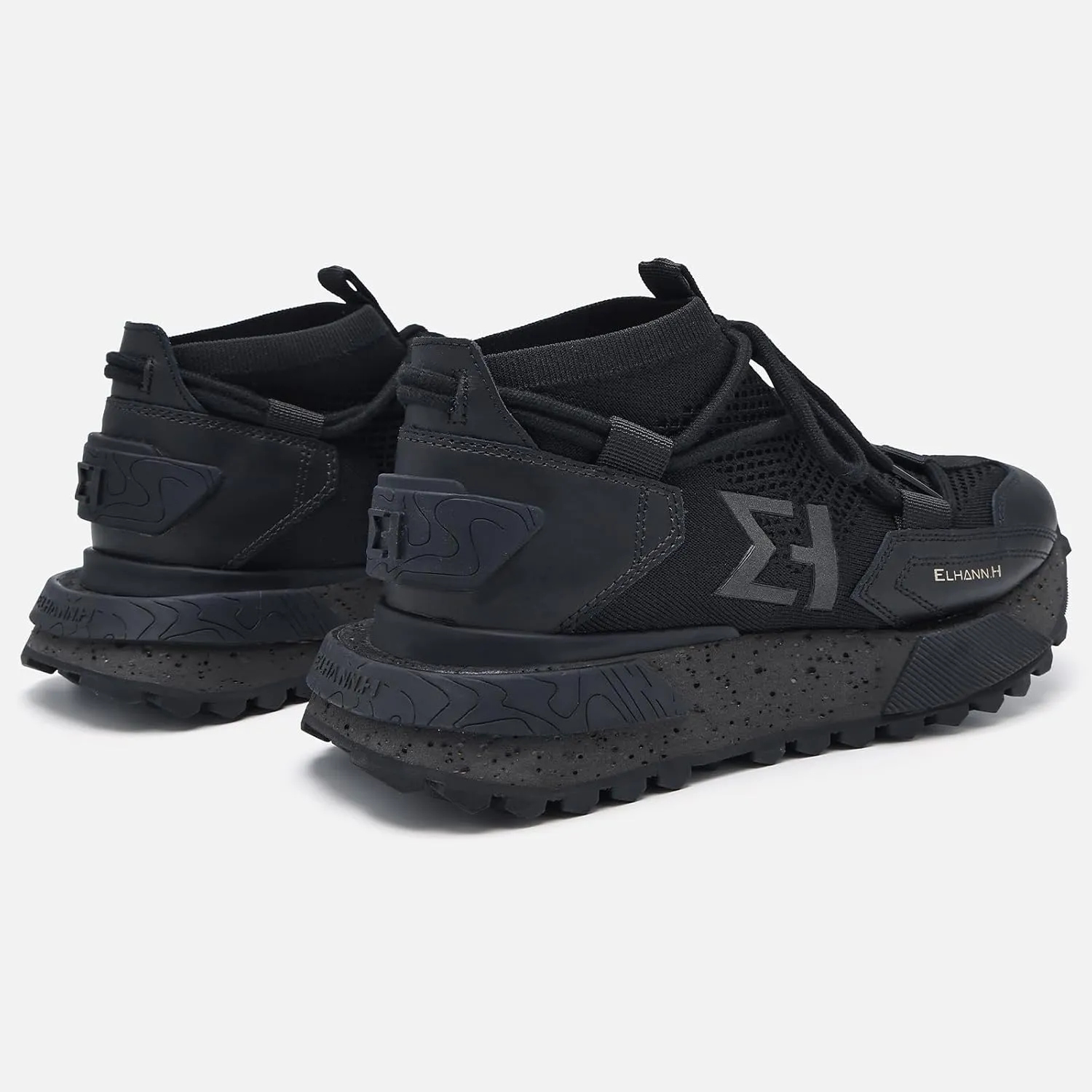ELHANN.H The NSJ Sneakers Mix of Modernity and Graphic with a Dynamics Touch.