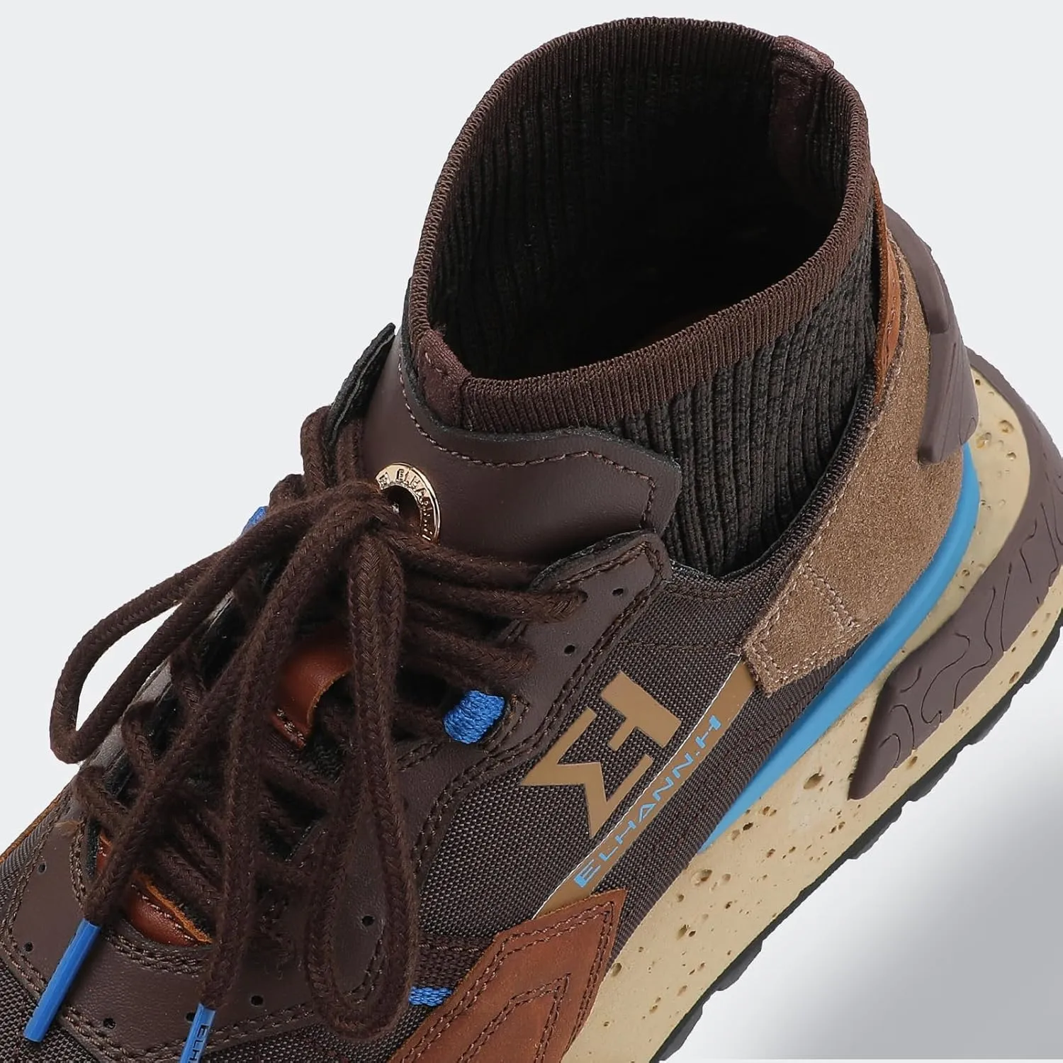 ELHANN.H The NSJ Sneakers Mix of Modernity and Graphic with a Dynamics Touch.