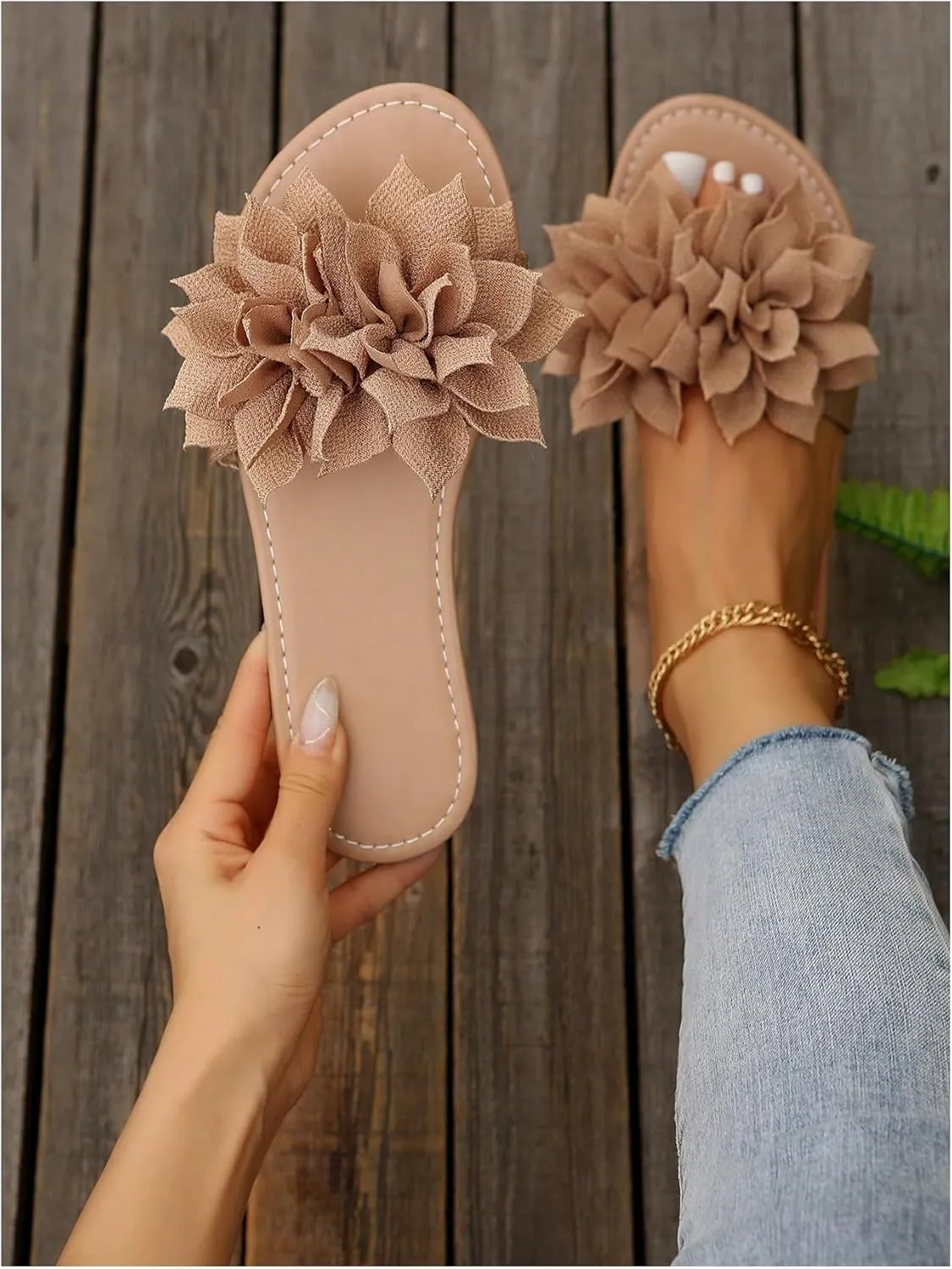 GORGLITTER Women's Flower Sandals 3D Floral Flat Sandals Open Toe Slippers Comfy Lightweight Summer Beach Sandals