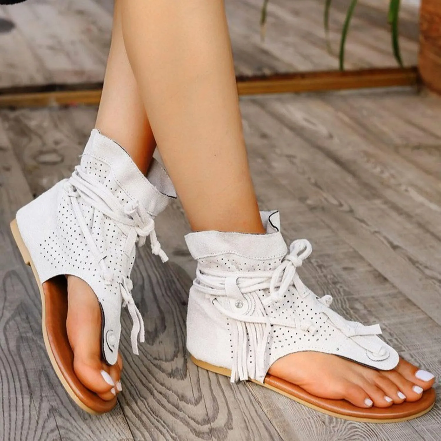 JITUUE Women's Flat Sandals Retro Bohemian Gladiator Fringe Tassel Sandal Ankle Boots Summer Casual Flat Clip Comfortable T-Strap Roman Beach Shoes