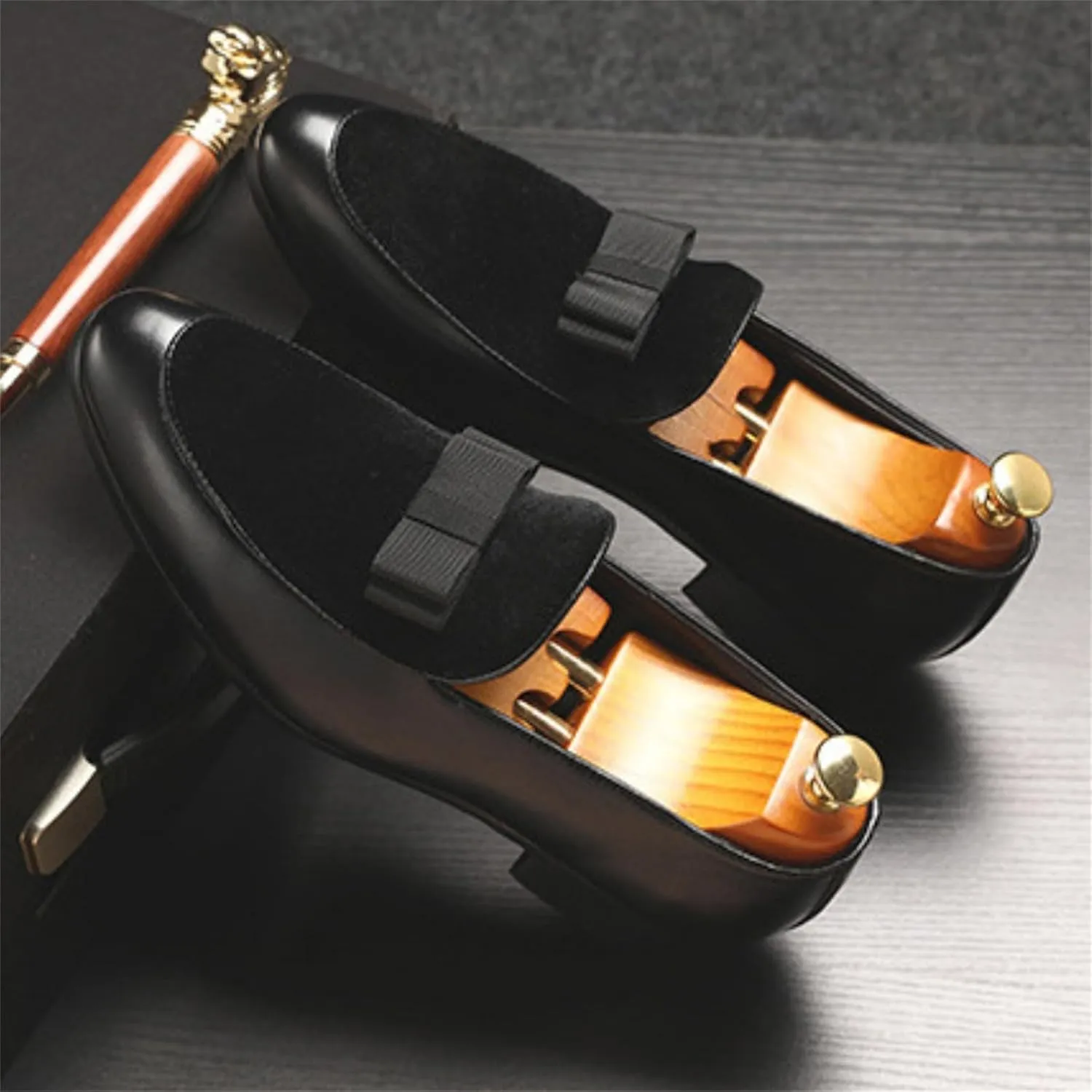 Mens Suede Leather Bowtie Slip On Dress Loafers Retro Two Tone Tuxedo Penny Shoes for Formal Business Dress Wedding