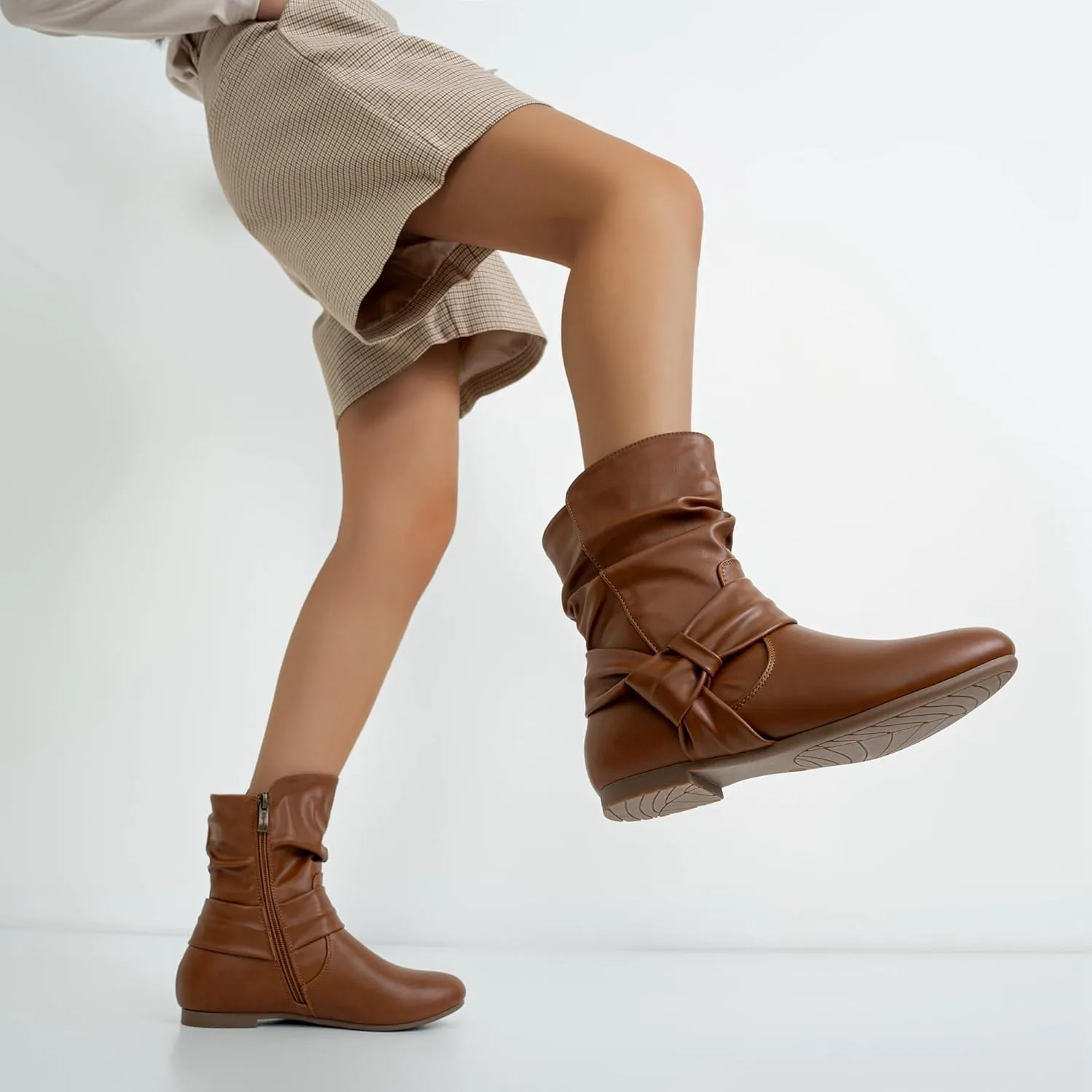 Vepose Women's Slouch Ankle Flat Boots Fashion Short Low Heel Zipper 939A Booties