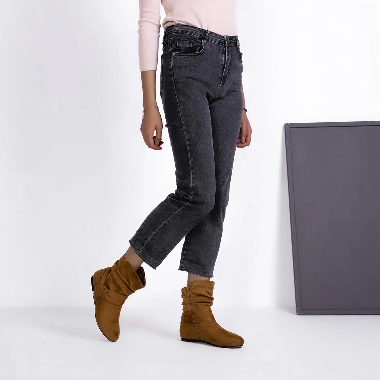 Vepose Women's Slouch Ankle Flat Boots Fashion Short Low Heel Zipper 939A Booties