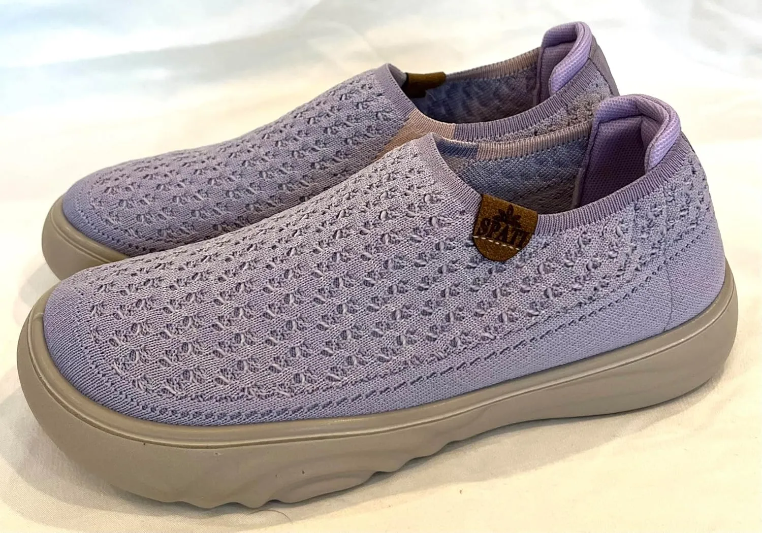 Women's Comfortable Mesh Breathable Slip-On Shoes Sneakers, Lightweight, Anti-Slip Thick Sole Flat Shoes for Travel & Walking, Casual Loafers for Spring, Summer, and Autumn