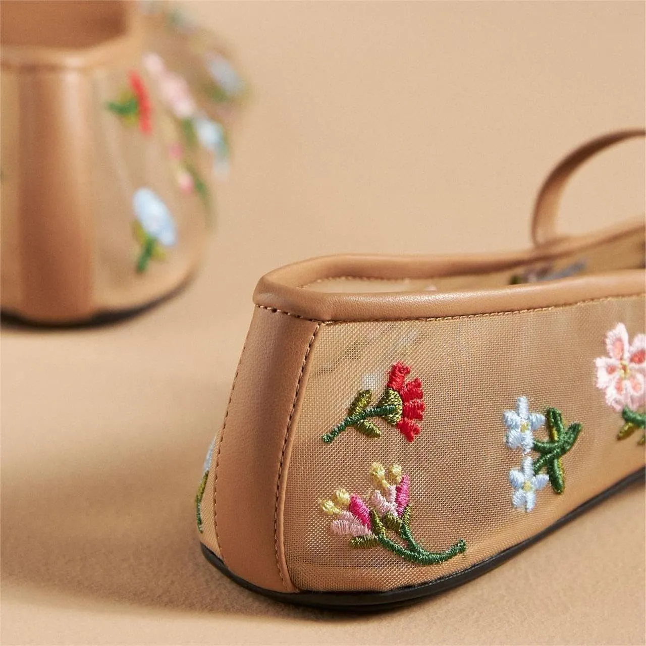 Women's Embroidered Mesh Ballerinas Shoes Round Toe White Pearl Ballet Flats with Buckle Strap Summer Fashion Flat