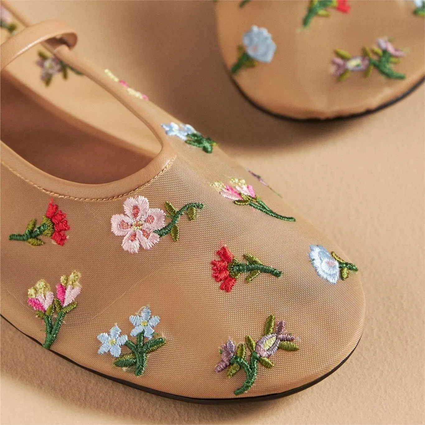 Women's Embroidered Mesh Ballerinas Shoes Round Toe White Pearl Ballet Flats with Buckle Strap Summer Fashion Flat