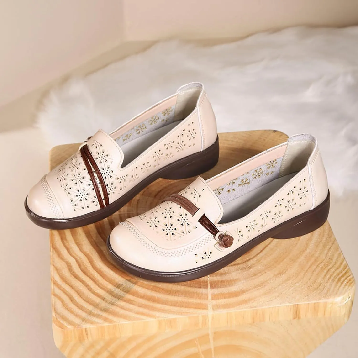 Women's Leather Cutout Flat Loafers Comfort Round Toe Slip On Softsole Walking Driving Flats Breathable Lightweight Casual Shoes