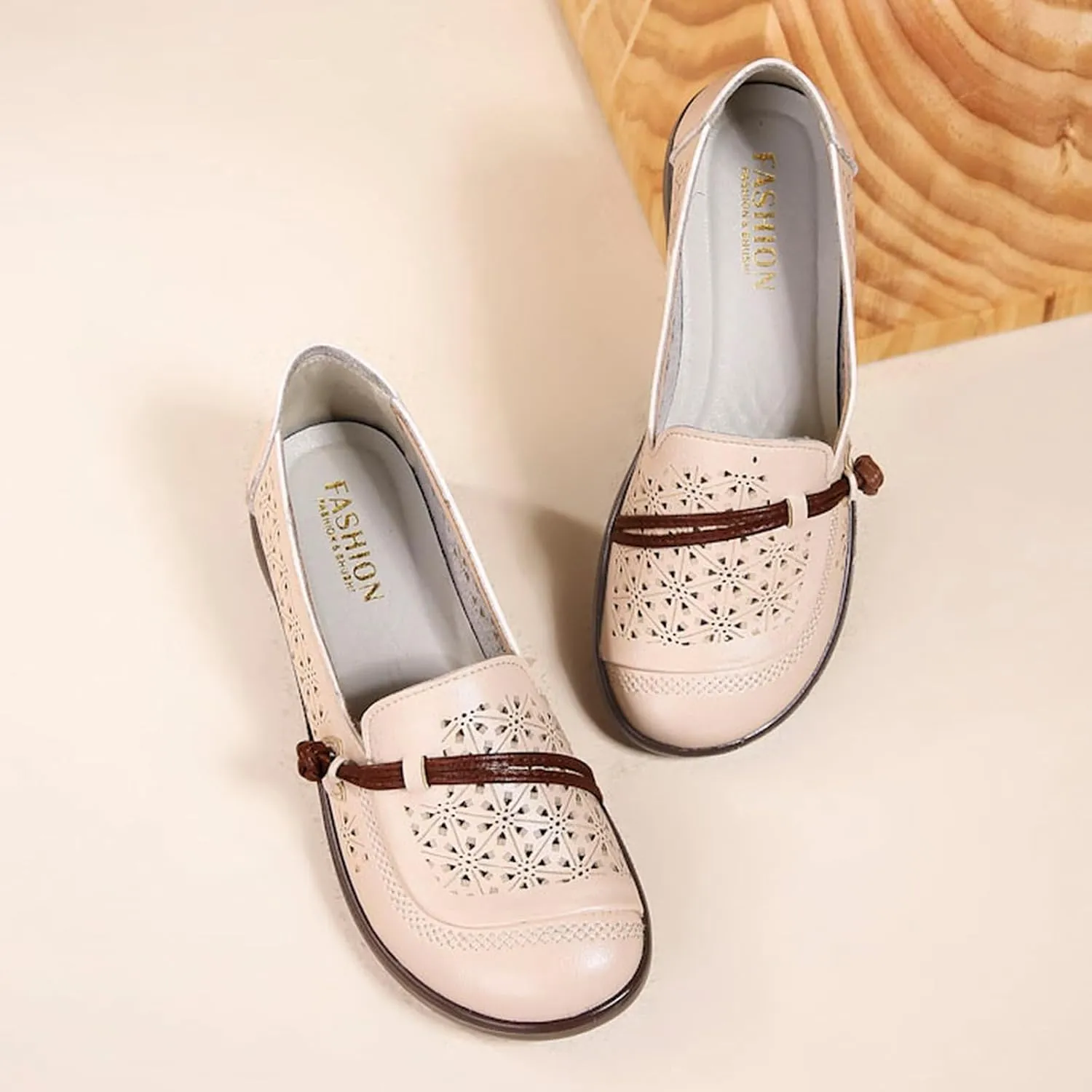 Women's Leather Cutout Flat Loafers Comfort Round Toe Slip On Softsole Walking Driving Flats Breathable Lightweight Casual Shoes