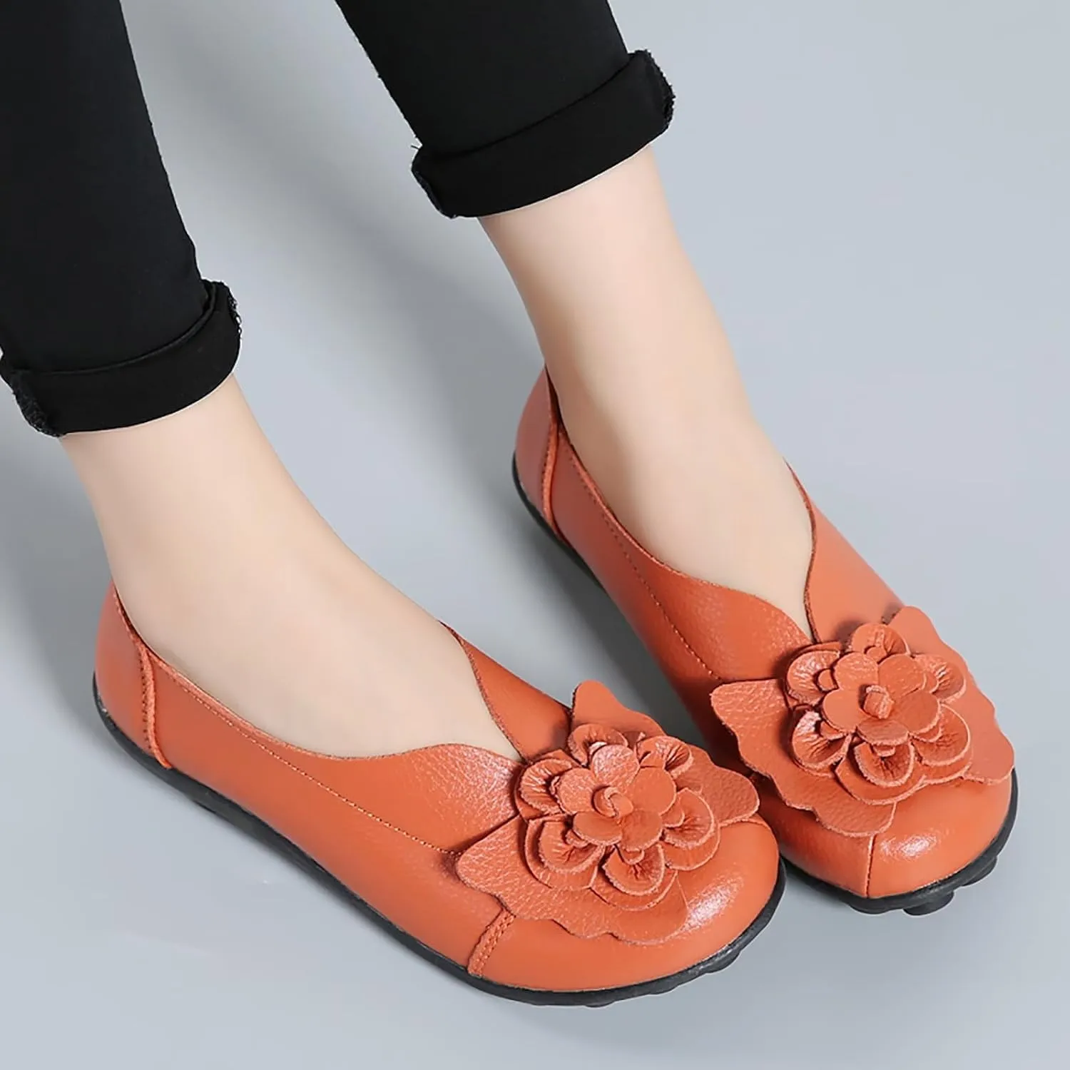 Women's Leather Flowers Loafers Lightweight Comfortable Round Toe Soft Bottom Walking Shoes Summer Casual Slip On Moccasins Driving Flats Outdoor Work Shoes