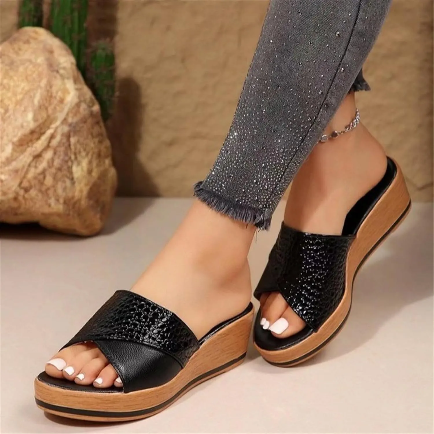 Women's Platform Wedge Slippers Large Size Sandals Going Out Shoes Casual 2025 Party Dance Height Cushion Beach Vacation Slip-On Open Toe Soft Sole Daily Wear Slides Breathable Fashion Shoe