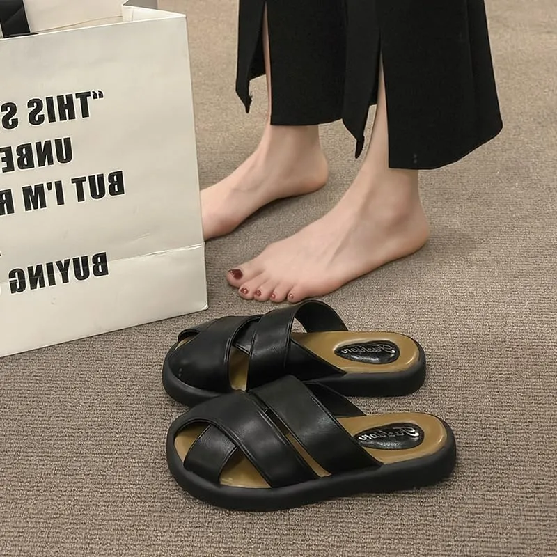 Women's summer flat sandals, fashionable and versatile flat flip-flops, casual and simple with hollowed-out weaving, versatile